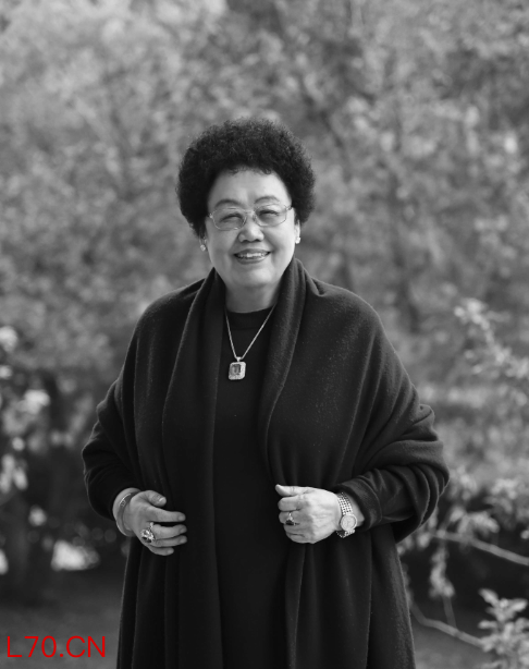 富华国际集团荣誉主席、中国紫檀博物馆馆长陈丽华。北京侨商会官网截图。